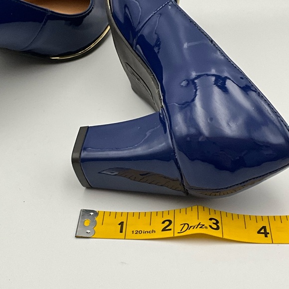 Andrew Geller Heels Size 6.5 Navy Heels with Gold Accents - Picture 8 of 11